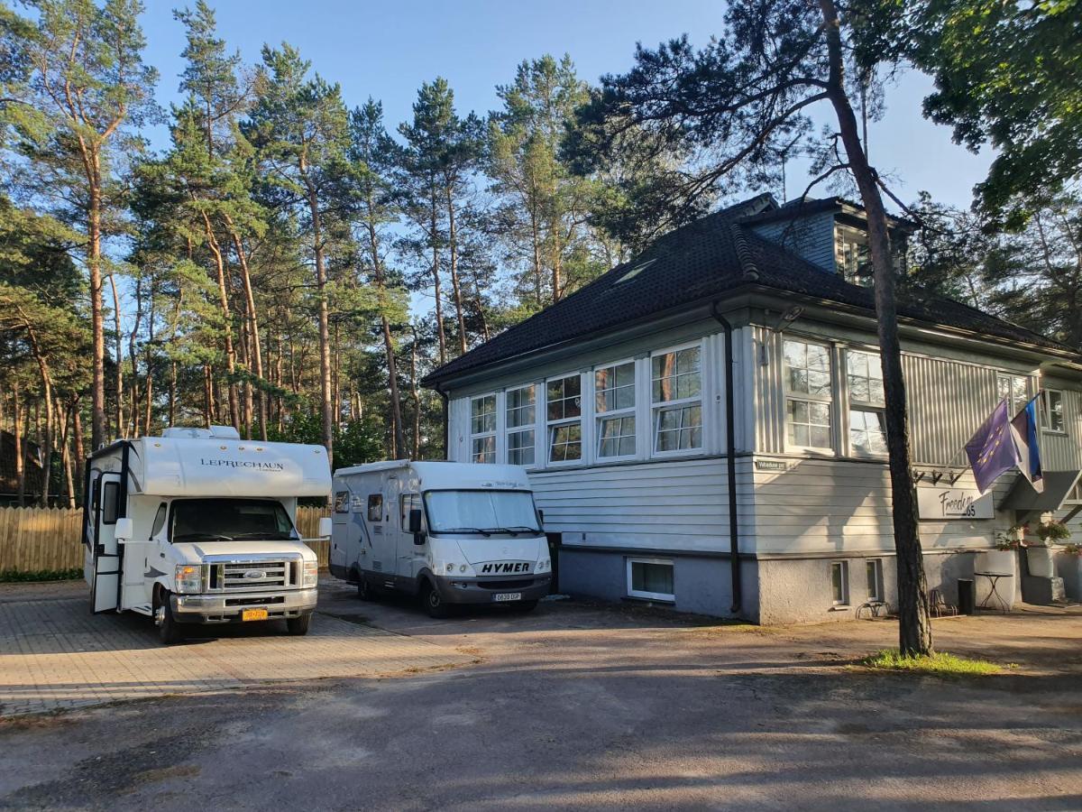 Freedom65 Hostel And Caravan Tallinn Dış mekan fotoğraf