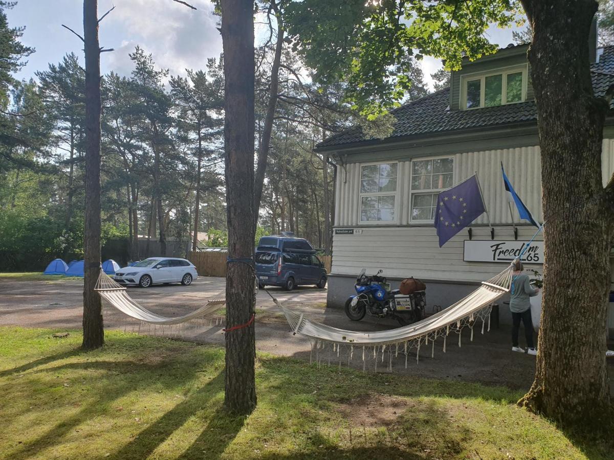 Freedom65 Hostel And Caravan Tallinn Dış mekan fotoğraf